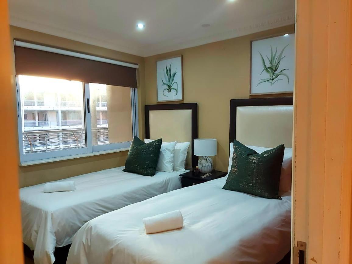 Ocean Sunrise At The Sails - Durban Point Waterfront Apartment Exterior foto