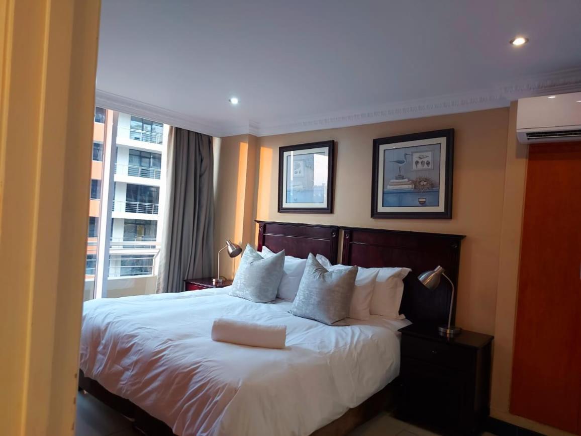 Ocean Sunrise At The Sails - Durban Point Waterfront Apartment Exterior foto